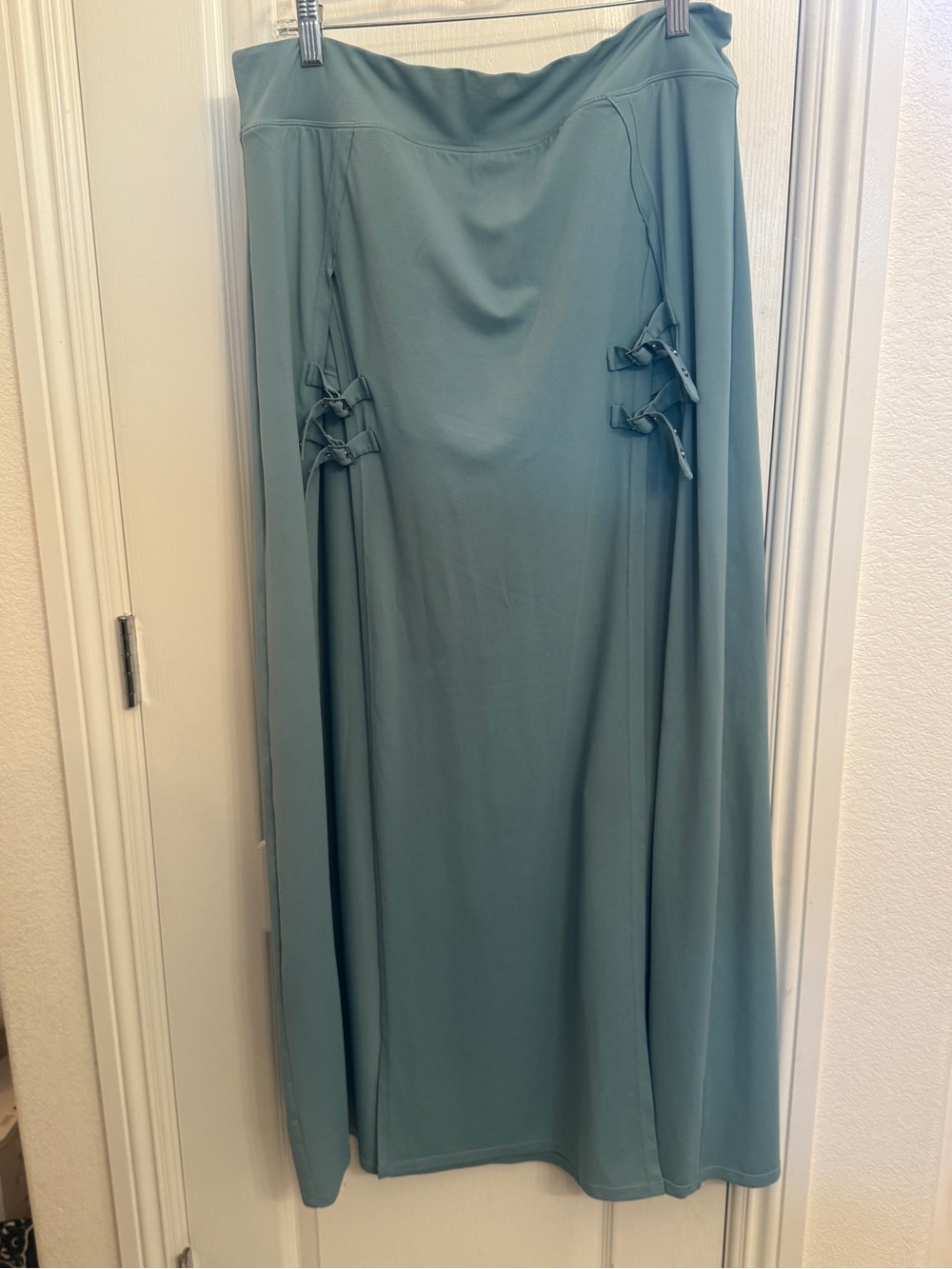 Halara Women’s Sage Green Skirt